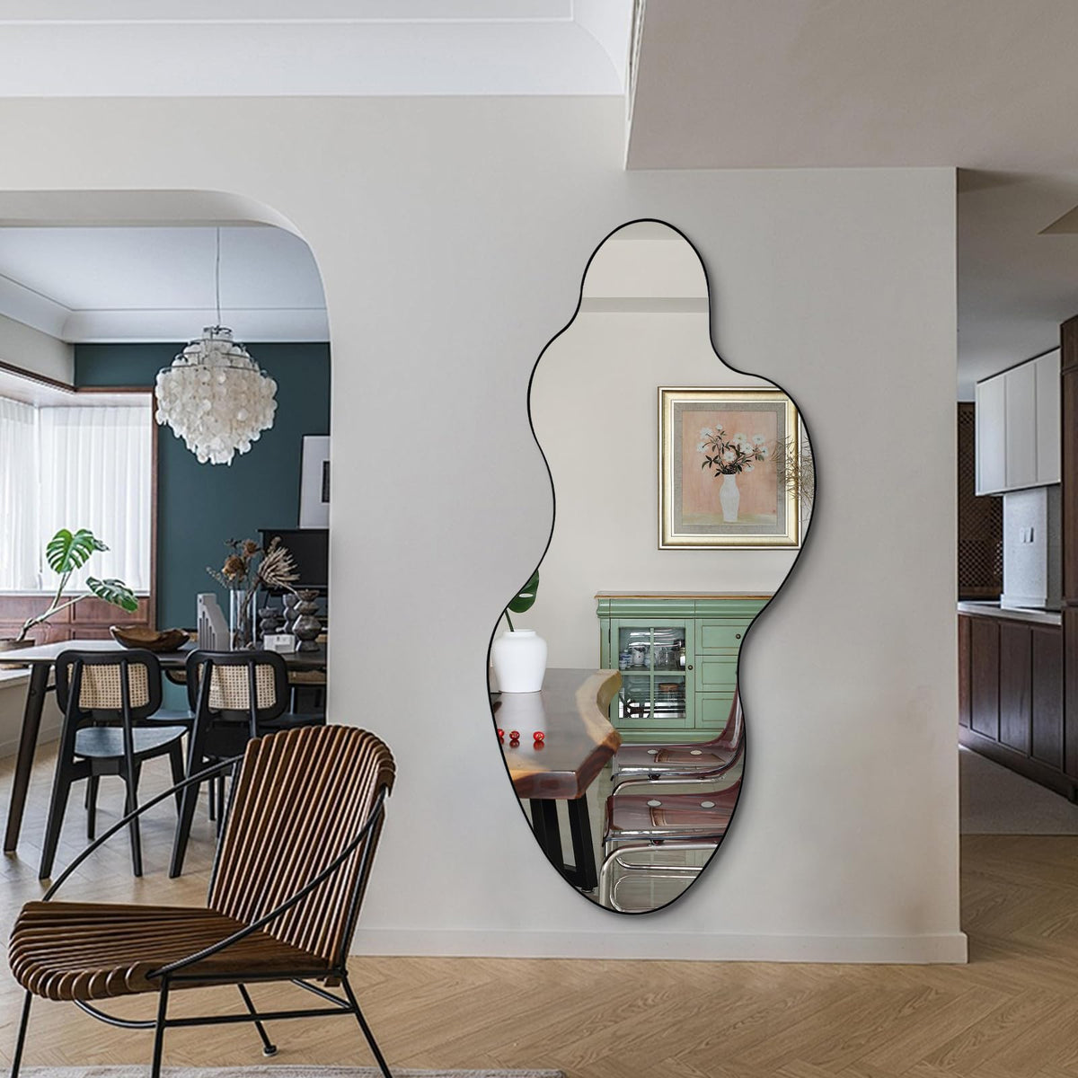 Flower-Shaped Decorative Metal Wall Mirror for Entryway