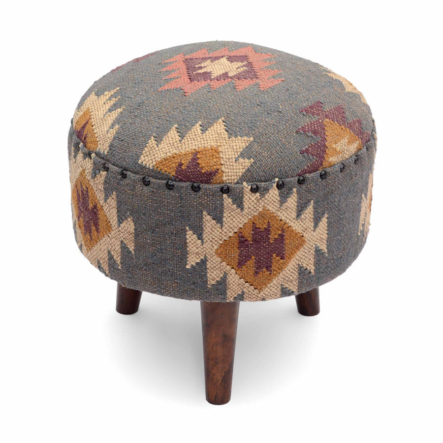 Cushions, Throws & Poufs