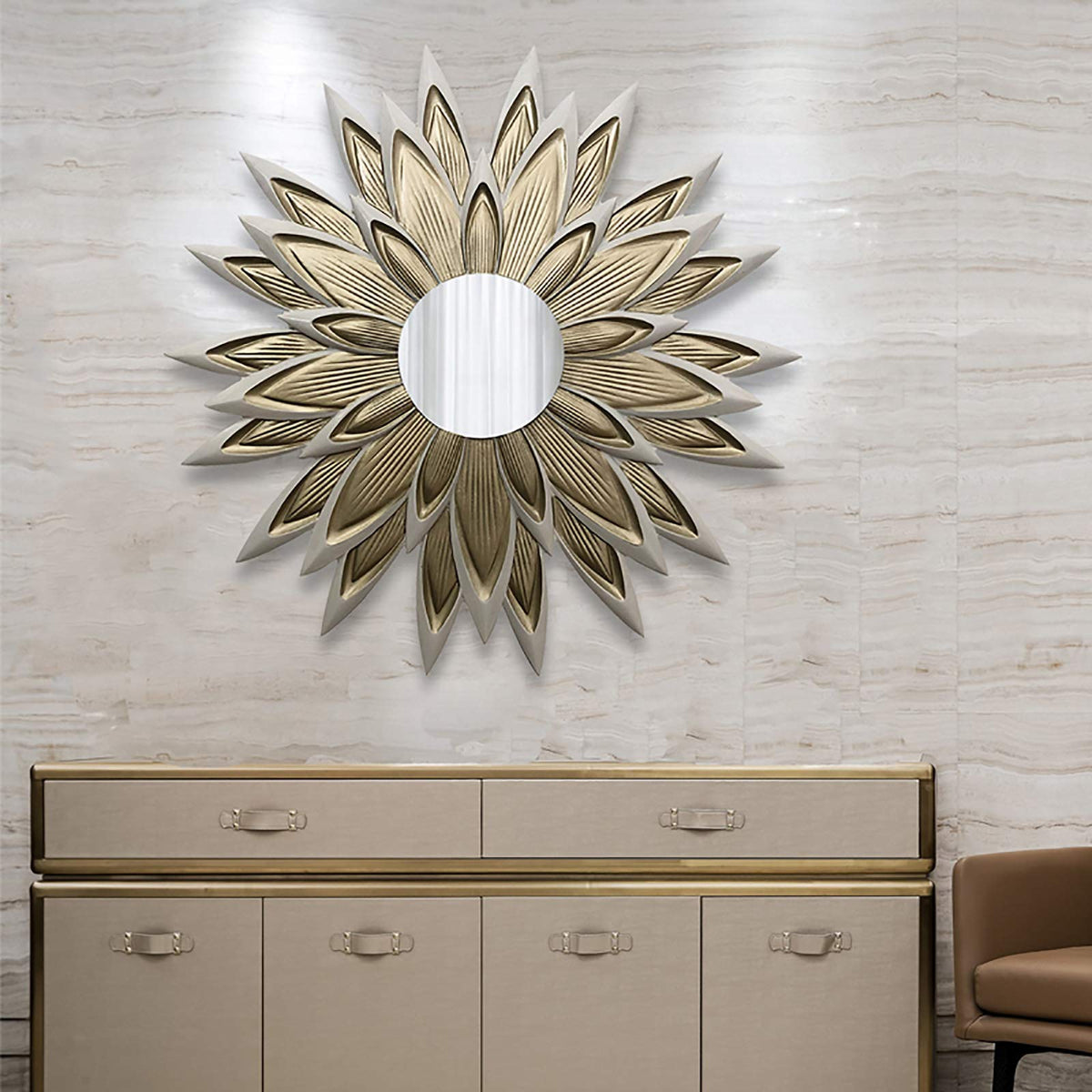 Flower-Shaped Decorative Metal Wall Mirror for Entryway
